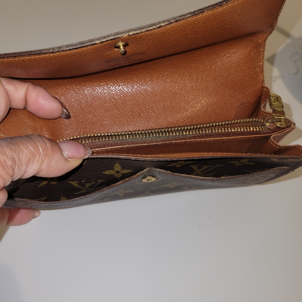 Authentic LV monogram Sarah - Picture 4 of 9